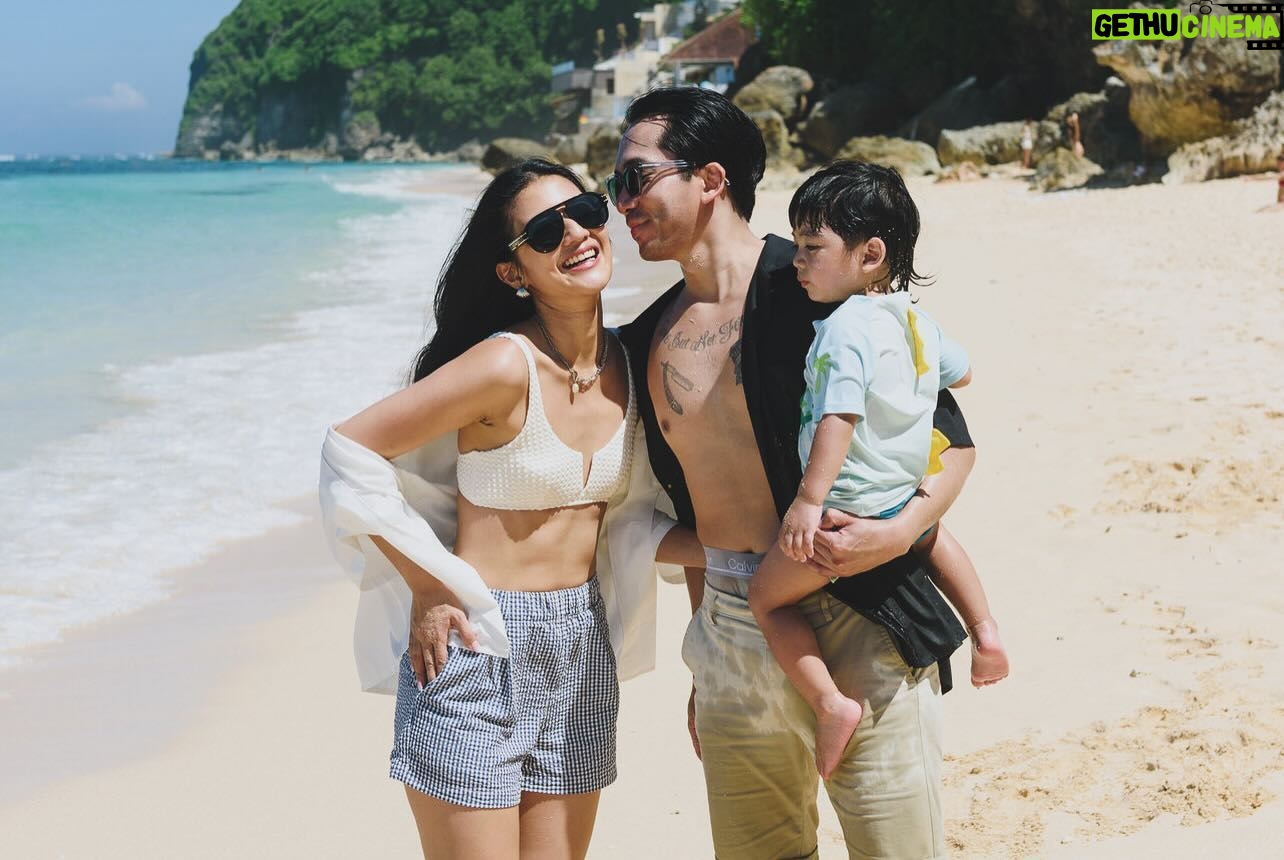 Fita Anggriani Instagram - Ini foto hanya untuk Instagram sajah gez , aslinya mah punteun banyak adegan reog ponorogonya ☺️ (yg sering ikutin story mamak pasti paham ya hehe) Kata mamak sih yg keren @sweet.escape 🥹🫶🏼 bisa sabar dan dapetin candid shot yg mamak sendiri ga nyangka hasilnya semua ga pernah ada yg failed 🥹 Kalian bisa pake code promo mamak gez FITA10 (10% extra 10 photos for photoshoot with SweetEscape in all destination) 🤍✨