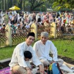 Fita Anggriani Instagram - Foto keluarga yg menguras mental & energy difagi hari , maap lahir batin gezz 🙏🏻✨