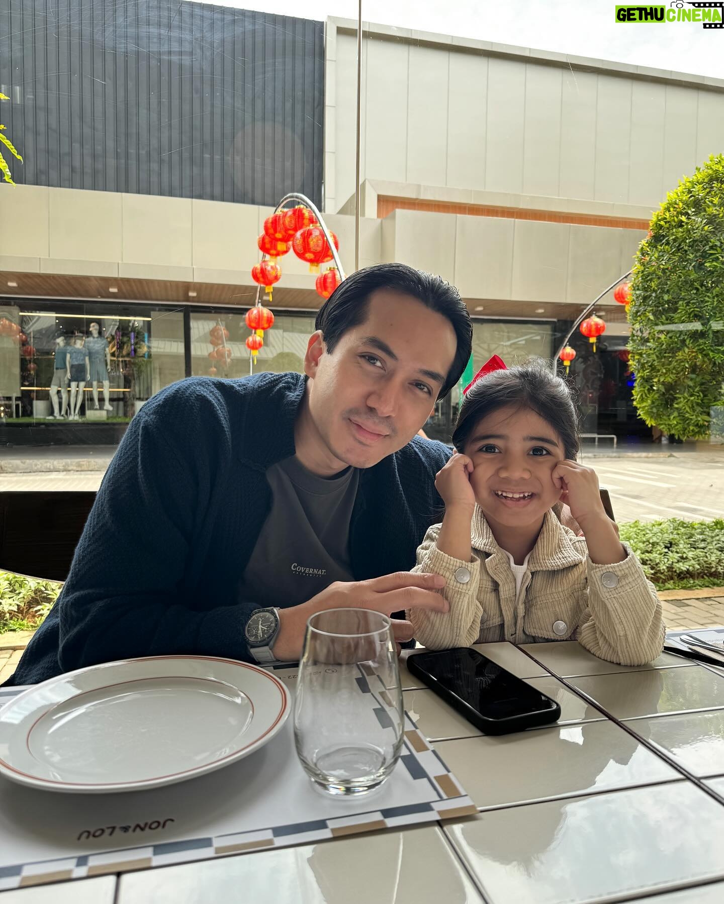 Fita Anggriani Instagram - Siapa pun yang menang semoga janji janji manis nya di tepati ye pak bapak 😌🙏🏼
