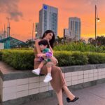 Fita Anggriani Instagram - Langit Jakarta sore tadi bagus banget masya Allah ✨ #nofilterneeded