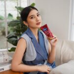 Fita Anggriani Instagram - It’s time for #TimelessFirmSkin with @vaselineid ! Say no to kulit kering dan kendur and Hi kulit kencangku ! 🫶🏻✨