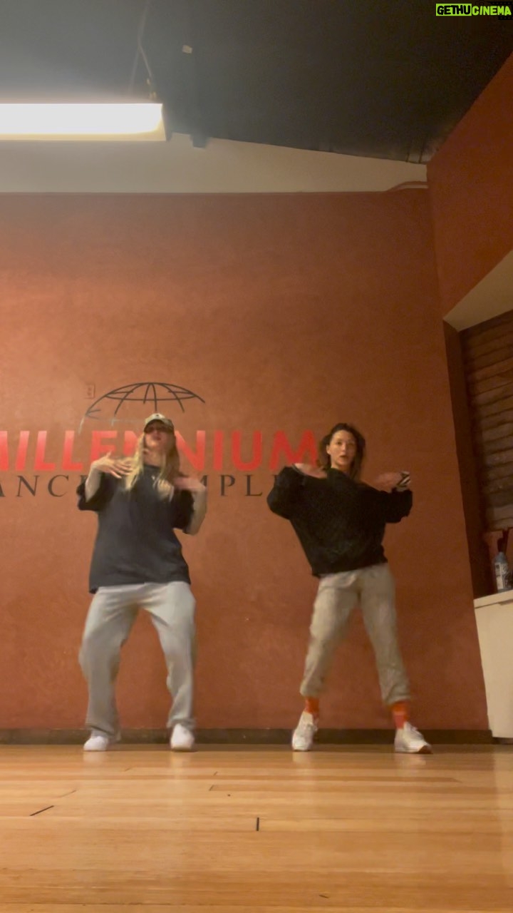 Fivel Stewart - 70.7K Likes - we love a @deeglazer š¤ get your self fun people to dance with