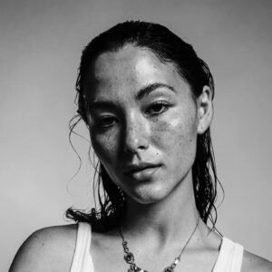 Fivel Stewart Instagram - 📸 @dancefloormurder 
👕👖 @chelsealaurenjudithlopez 
💄 @pppphoenixx 
💇🏻‍♀️ @thejoshliu