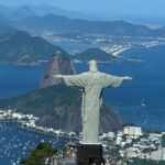 Flávia Viana Instagram - “A Gente perde a saúde para ter mais dinheiro A gente gasta dinheiro para ter mais saude A gente quase não pára para falar com Deus Mas quando a vida te pára é só Deus me ajude! Desacelera Espera Calma Respira um pouco Pára Viver já é Vencer Cuida bem de você. Desacelera Espera Calma Respira um pouco Pára de se preocupar com o amanhã Talvez nem exista amanhã E aí? Qual vai ser? Vai viver? Ou só sobreviver! “ Um momento de arrepiar ontem no Intemporal da @claudialeitte 🥹🙏🏼 Dos stories para o feed.