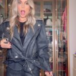 Flávia Viana Instagram - Me rendi a tendência 🍒 e ameiiiiii!!!! Que tal??? #GRWM para um jantar especial! Para tudo para este look all @dresseco #style #moda #cherry #ootn #dinner