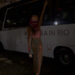 Flávia Viana Instagram - Sobre uma noite mágica! ✨🫶🏼🎉 Sobre viver o Day 1 na Sapucaí colaaadaaaaa na avenida! OMG, foi de arrepiar! Que experiência!!! Look: @charthoficial Foto: @lucasmavinga De @theofficialpandora #PandoraInRio #PandoraSquad24 #PandoraTakesRio #Sapucaí #Carnaval #errejota