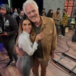 Flávia Viana Instagram - Registros de um abraço BOM DEMAIS! O que eu diria para a menina de 17 anos atrás? A sua gargalhada vai te levar a lugares lindos, teima mesmo menina, essa alegria teimosa não vai te abandonar nunca, vai com tudo! E o que ela me diria? Continue a sonhar, continue a sonhar, sonhar, sonhar… Não pára garota! ❤️💭