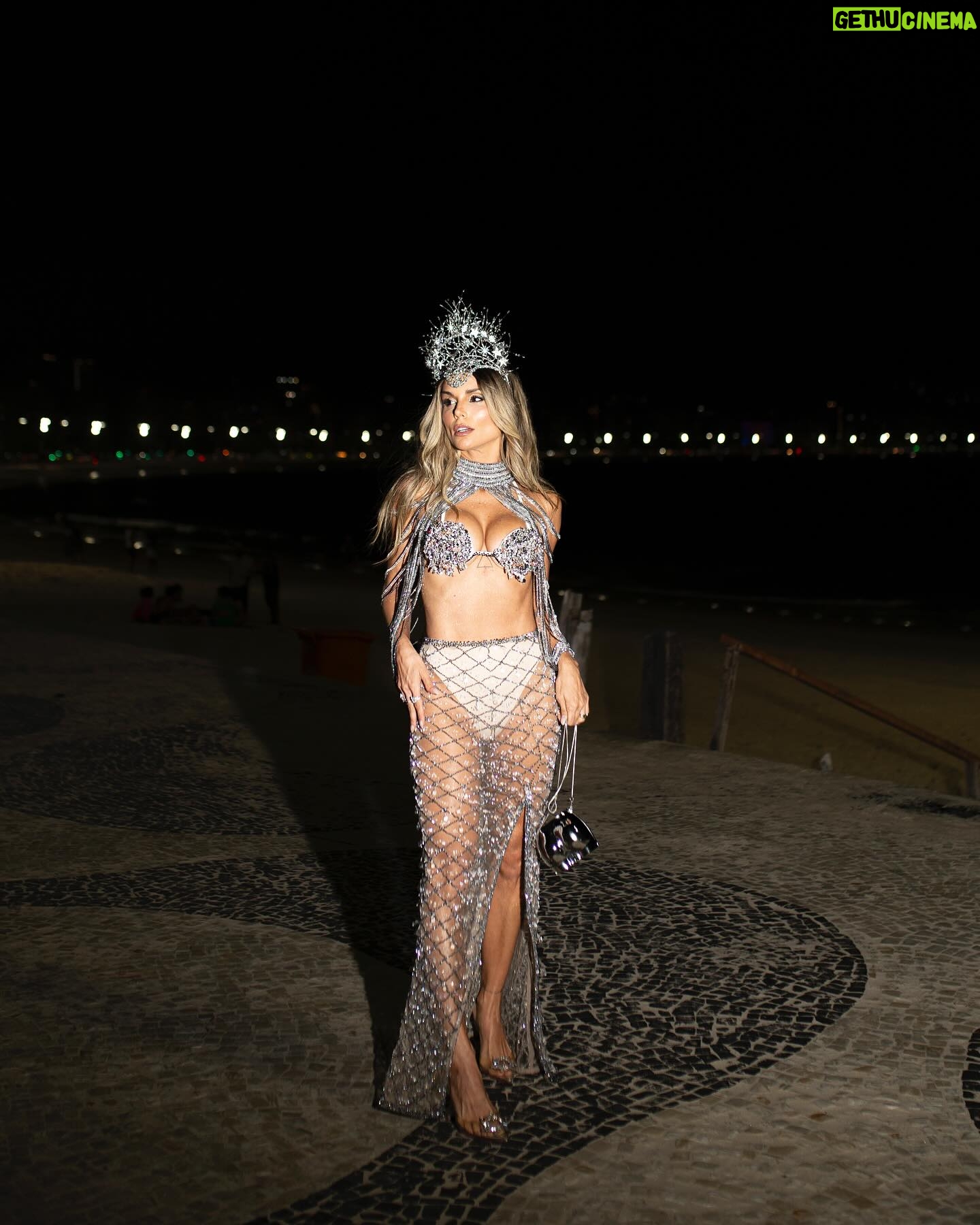 Flávia Viana Instagram - Baile do Copa w/ @theofficialpandora 💍✨ Memorável! Cabeça @graciellastarling Look @israelvalentimoficial Foto @lucasmavinga #PandoraInRio #PandoraSquad24 #PandoraTakesRio #BailedoCopa #Carnaval