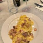 Flávia Viana Instagram - Ciao Milano 🇮🇹 🍝🍷 Chegamos direto para o fitting de @collinimilano e depois tivemos um jantar muito especial regado a boas risadas! E foi só o primeiro dia hein?! Animadas? #milano #italia #fashionweek #mfw