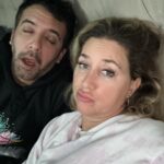 Flaviana Seeling Instagram - Feliz día del amor en todas sus formas y colores! ✨🤍 Amor de pareja, familia, amigos… debo decirles que soy una bendecida y agradecida de todas las personas que me rodean, tengo un esposo maravilloso, hijos perfectos, familia increíble y amigos que siempre están al pie del cañón. Gracias a ellos por todo lo que me entregan día tras día, son mi pilar fundamental y quiero celebrarlos cada día! Los amo!!!! Y aunque sea una fecha más comercial, celebren el amor, disfrútenlo, es la fuerza mas grande que existe, que nunca les falten excusas para tomarse un tiempo con su gente y cargar sus baterías 🔋 🤍.