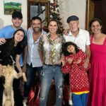 Flaviana Seeling Instagram - Deseamos una Feliz Navidad 🎄 para todos ustedes que siempre nos siguen , que nos entregan amor y nos apoyan en cada paso!!!! Hoy estamos en Brasil 🇧🇷 aprovechando el amor de mi familia amada! Gracias Diosito por permitir tremenda Felicidad!!! @gianlucasplay @giuliborlando @orlando_carmona @taniagineste @eliza_zatoni los amooooo ♥️✈️🇧🇷🎄🙏🏼