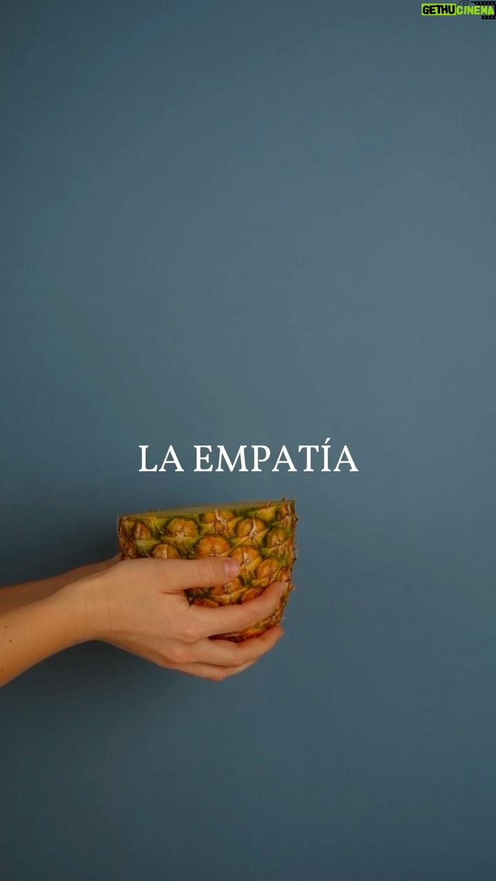 Flaviana Seeling - 3 Likes - La empatía es nuestra forma principal de conectar, de aprender y de enseñar, a las futuras generaciones que, aunque no entendamos lo que sienten o no sepamos por lo que están pasando, saber decir...”Debes saber que no estás solo”. Empatía es comprender que las personas son distintas, es reconocer nuestros sentimientos malos y buenos, es ser capaz de regularnos por el bien de los demás, es ponerse en el lugar del otro y pensar en cómo ayudar...
Si pudieras mirar y reflejar lo que siente el corazón de una persona, de forma física...¿Lo tratarías de la misma forma?
Vamos por un mundo más empático donde enseñemos a nuestros niños a ser mejores personas, cultivando el respeto y el auto análisis.
Con todo el amor del mundo, Fla y el equipo de @soy.vibrante
.
.
#soyvibrante #empatia #porunmundomejor #flavianaseeling #coachdevida #coaching #metas #nuevasenergias #amorpropio
