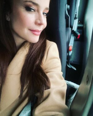 Flora Martínez Instagram - Confíar en lo invisible…lo que no se ve a simple vista. 
💕💕💕