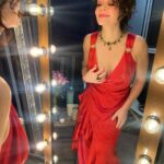 Flora Martínez Instagram - Gracias a @tbl_live y a @accionacultura por invitarme a cantar en la maravillosa exhibición acerca de la vida y obra de Frida Khalo💋 Gracias a @swarovski por acompañar esta velada con esta hermosa colección y a @oscartsanchez (make up💄)