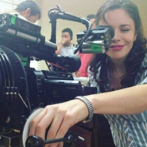 Flora Martínez Instagram - Feliz 2022 💋😍🎵 Espero que tengan un año lleno de bendiciones🙏 les iré contando cosas 😘