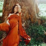 Flora Martínez Instagram - Feliz Domingo ♥️💋 Como les pareció “Futuros Perdidos” @medechill @forwardmusicco Makeup @mahantamakeup 💃🏽 @angelkujaban Foto @zaratefilm @parallelstyling