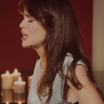 Flora Martínez Instagram - Grabamos para ustedes la versión acústica de #BoleroBreve que estará disponible únicamente en mi canal de YouTube a partir del próximo Viernes 30 de Julio 😉❤️ . . @estudioseon @andyqmusic @josereinosouy @_ddantv @sebastian_____r @corporacionmarmaz @altafonte_latam @altafontemx