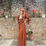 Florence Welch Instagram - Thank you for all your birthday wishes! And thank you @starflowerlondon for the beautiful arrangements 🌺🤎🌺 x x