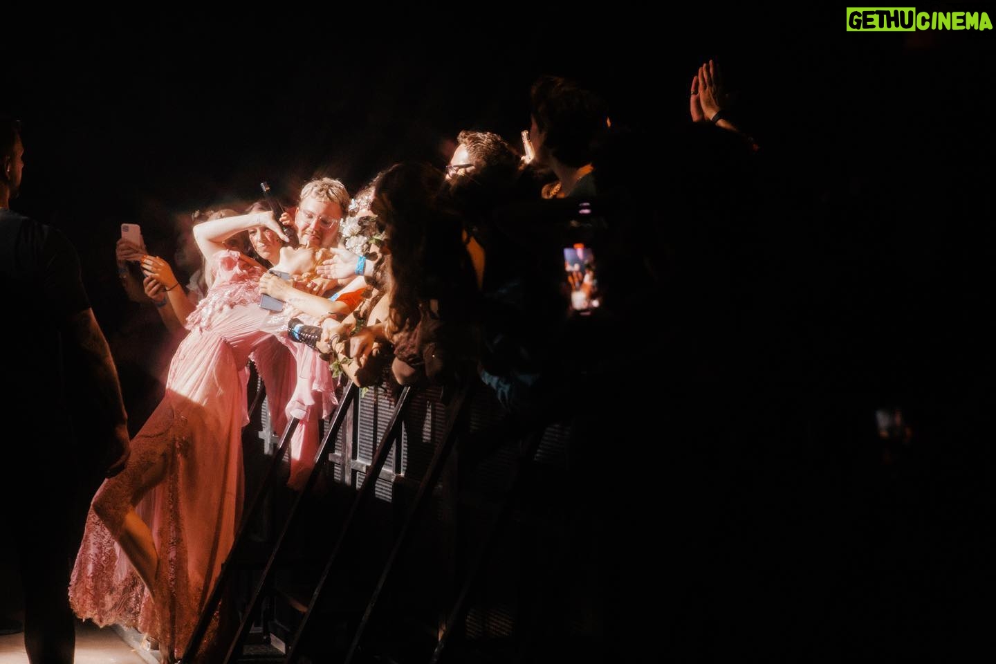Florence Welch Instagram - I love you Sydney 🌷