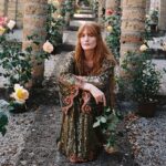 Florence Welch Instagram - Tra rose e rovine 🥀 @guccibeauty #inbloom