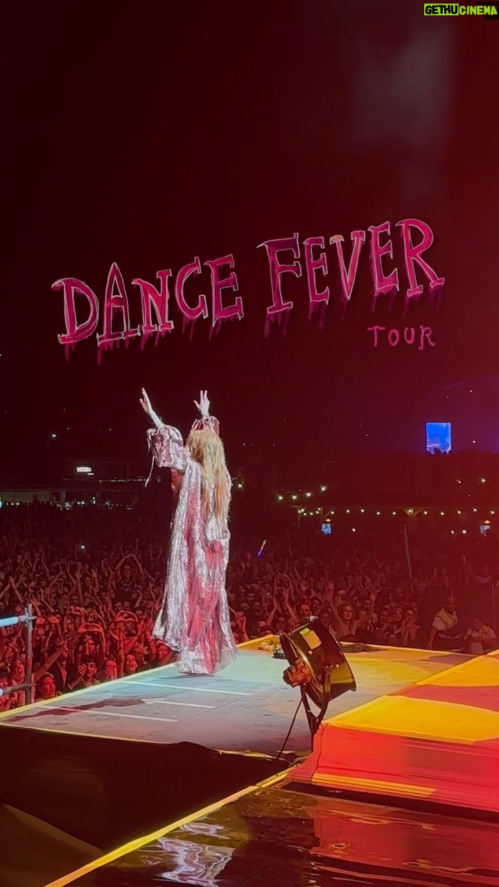Florence Welch Instagram - And this is the end 🫀