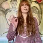 Florence Welch Instagram - Thank you for all your kind words about the song, and for all your support for the Intensive Care Society @ics_updates, I tried a little at home version for you 💗 x x