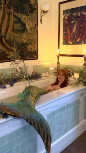 Florence Welch Instagram - Oh the mermaids have sharp teeth 🩸

Coming Friday x