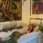 Florence Welch Instagram - 🧜🏻‍♀️