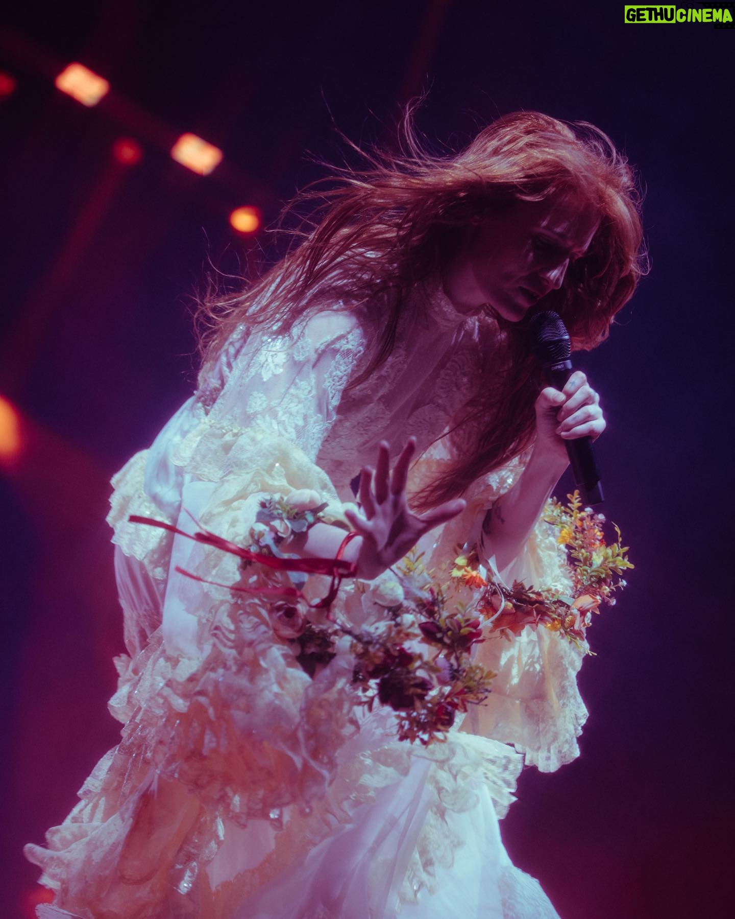Florence Welch Instagram - Thank you London, gifts of flower garlands and the cursed foot 🌺🩰 @lillieeiger x