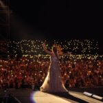 Florencia Bertotti Instagram - Todavía no puedo creer la noche de anoche! ✨🙌🏻🔥🇧🇴💛 GRACIAS x tanto cariño Bolivia!! Espero q lo hayan disfrutado tanto como nosostros!! Voy a compartir de a poco imágenes de lo mágico que fue todooooo ❤️