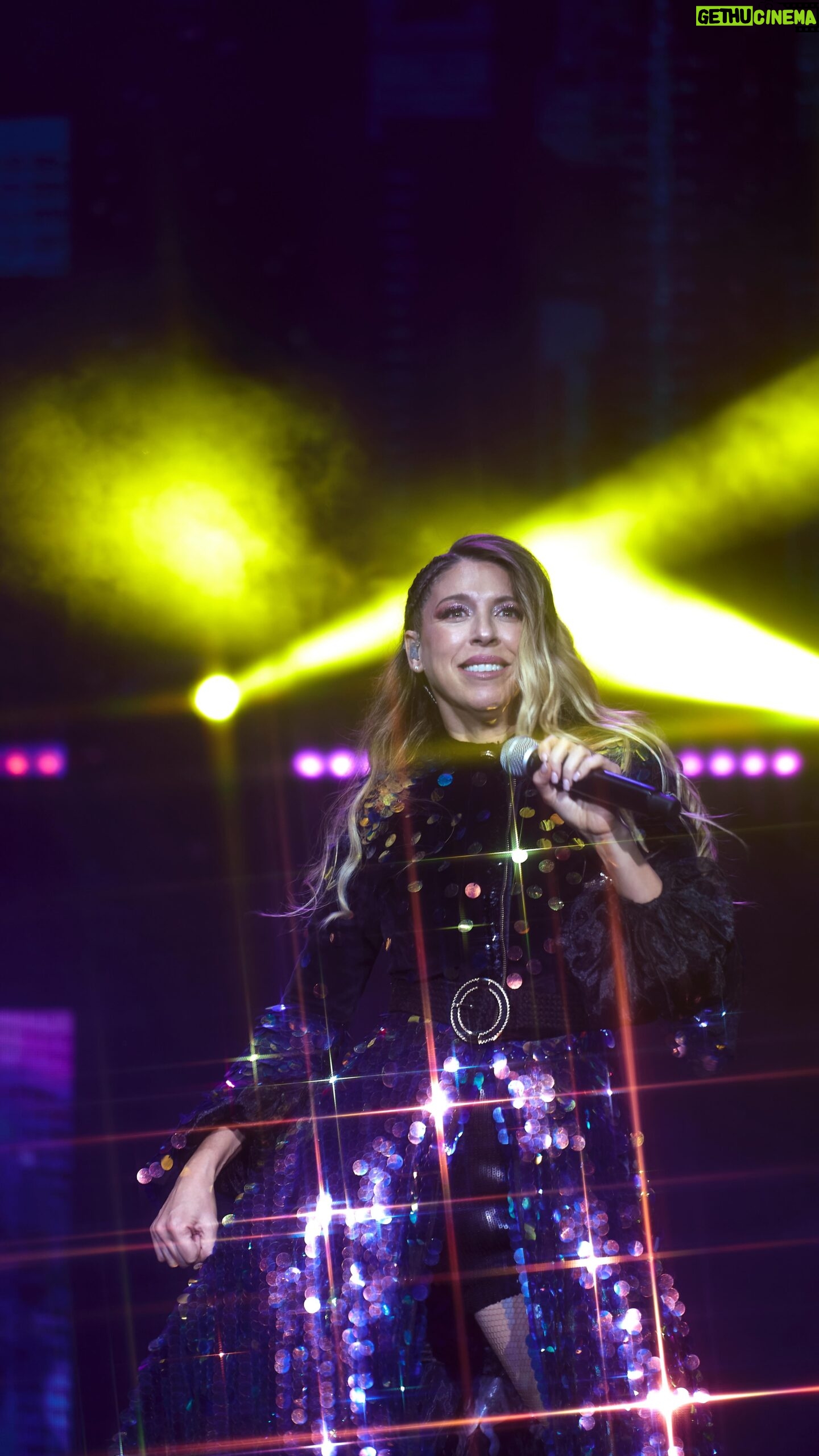 Florencia Bertotti Instagram - Hay video nuevo en YouTube y esta muuuy bueno 🔥🎬😂 Gracias infinitas Mexico!! Fuimos muy felices!!! Próxima Fiesta, ITALIAAAA 🇮🇹 3/5 Napoli (sold out 🔥) 4/5 Napoli ( sold out🔥) 6/5 Bologna 9/5 Milano 12/5 Torino 14/5 Roma Entradas por ticketone.it 🎫 ci vediamo a maggio ❤️