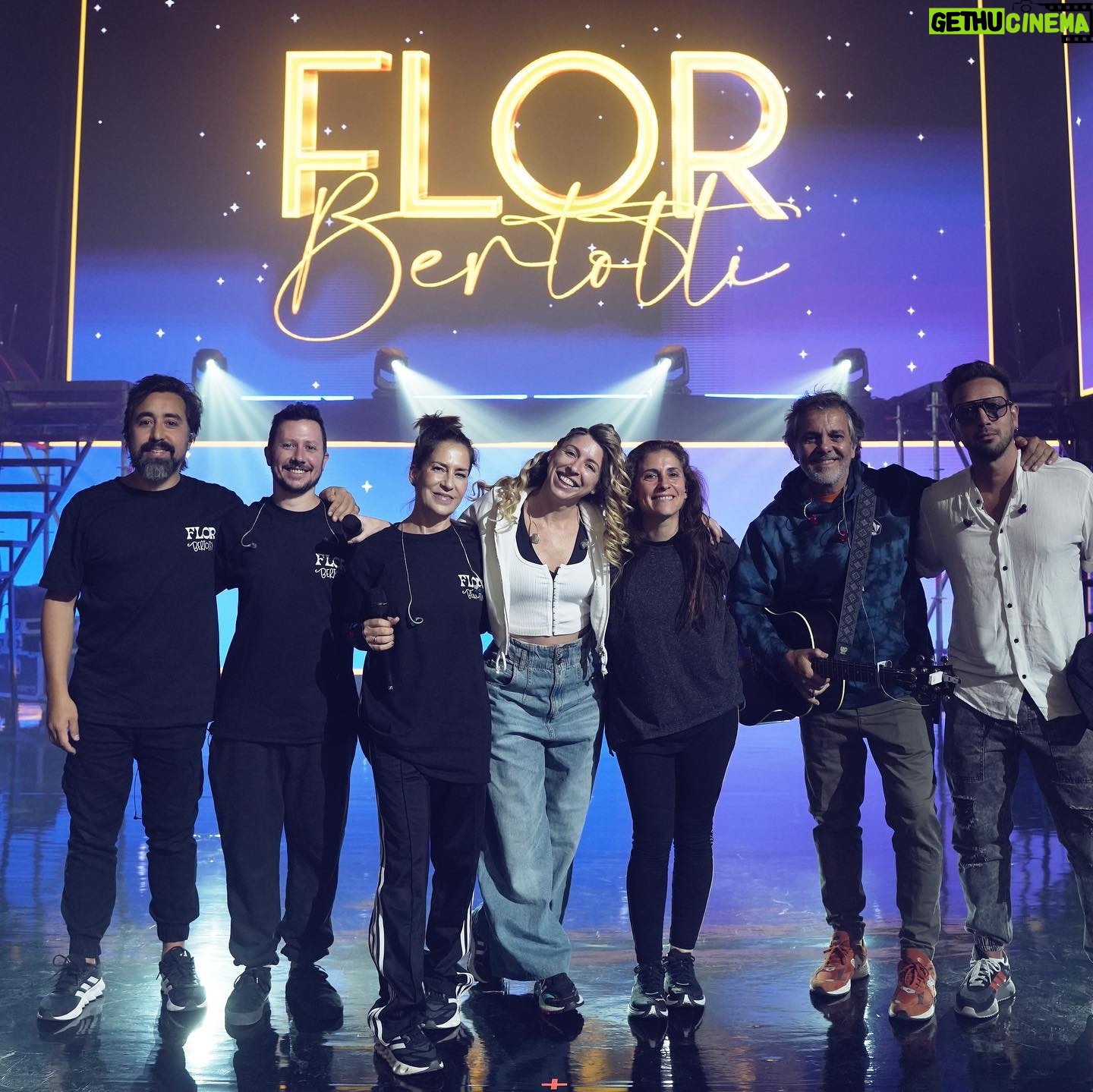 Florencia Bertotti Instagram - Mexico y unos días espectaculares con este equipo del bien! Todo lo q no fue show fue lindiiiiisimo y lo disfrutamos mucho! Me siento muy afortunada y agradecida! 💛 Mi amor y el mejor compañero de cualquier aventura @federicoamador1 🙌🏻❤️ Banda de lujo ❤️ @willielorenzook @paliguarnieri @alan.vega.ok @floraciarlo @lauracorazzina @bernybarone Dancers ❤️ @daianafavaro @fakulz @berlaragon @marianososa7 @florliserre @julivaccarelli Make up ❤️@maritahairandmakeup Photo & video ❤️@camilalasheras Vestuario mágico ❤️@estefaniagarciafavre Production❤️@floazrak @nztstudios Management @matiasschneer @juanpabucaro @federicoamador1❤️ Tecnicos bichiwonders ❤️ @luca.herrero @_pedromoran @mgsamper @hectoralejandrotapiamerida @edgarmendietadox #leolouro Vamos por todoooo dándolo todo! Gira 2024 To be continue 😜 🌼✨🎤🔥🙌🏻🥳