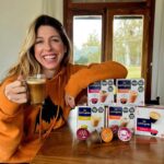 Florencia Bertotti Instagram - Como los buenos datos se comparten, les quería hablar de mi último hallazgo que son las nuevas cápsulas de @lavirginiaoficial . Además de todas las variedades que tienen, hay 2 sabores únicos que no existían hasta ahora y que a todos nos gustan! Cappuccino sabor Chocolate y Avellanas y sabor Dulce de Leche. Lo mejor? solo necesitas una cápsula por taza. ¿Las probaron? Yo las amooooo #Contenidopatrocinado