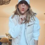 Florencia Bertotti Instagram - Mi look del día by @kevingstonok Aprovechen que están de HOT SALE y elijan sus favs para este invierno!🔥