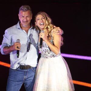 Florencia Bertotti Instagram - El amor en tiempos de gira ❤️😂🙌🏻
Paseos divinos, trabajo, promesas vanas y x último, documentos reveladores 😂