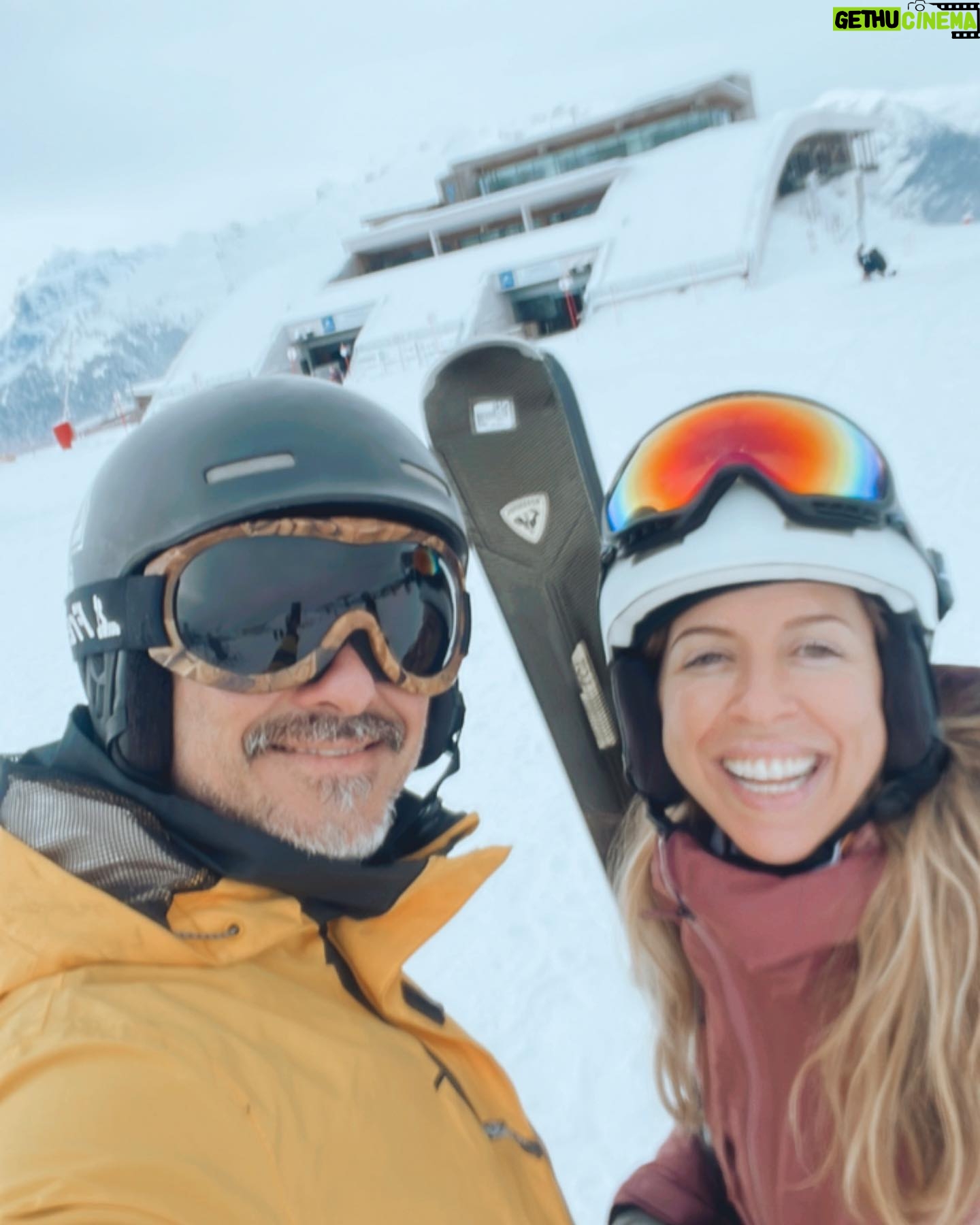 Florencia Bertotti Instagram - Hola vacaciones! Hola @clubmedalpes β¨ Esperamos mucho de vos como cada vez que te visitamos! πΏππ»π»ποΈπ«π·πβοΈπ₯π§πΏπΉβ·οΈππͺπ #amazingexperience #amazingfamily
