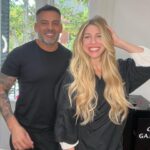 Florencia Bertotti Instagram - Rapunzel x un ratito 💛 En 1 hora años de pelo jajaj todo x el genio de @cristianreystyle ✨ Extensiones tape y listo!