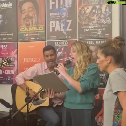 Florencia Bertotti Instagram - Estos días x México y Colombia disfrutando cada minuto con pepito, amigos de siempre, mezclando trabajo con paseos y gente linda!! Traguitos yucatecos, sombreros y karaoke en mi festejo de cumpleaños. Sobremesa y mariachis. Aviones y guacamole. El lujo de viajar con este equipo del amor en donde todos potencian a su manera y con su talento, esta fortuna de hacer lo q nos gusta mucho! ❤️