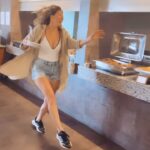 Florencia Bertotti Instagram – Decime q estás en @clubmed sin decírmelo…😂
#elAdaggioDeLosFarinacios y fede diciéndome “me parece un poco mucho” jsjsjsj y siiiiiii peroooo es que para que me llaman si ya sabennnnn 😍😂🙌🏻🥴🤭❤️

Todo lo q es gastronomía de los villages merece un capítulo especial, voy a ir x tema así les puedo compartir todo y también las actividades, la playa, las fiestas, los espectáculos, los G.Os (animadores especiales del CLUB según edades!) y todito lo que vivamos en estas vacaciones! 

Esta x venirse una MEGA promo  asique estén atentisimos a estos posteos porque vale MUCHO la pena! 🔥💥✨🎁

#amazingFamily #amazingClubmed 
@clubmedpalmiye 🌊☀️💛🕌🇹🇷