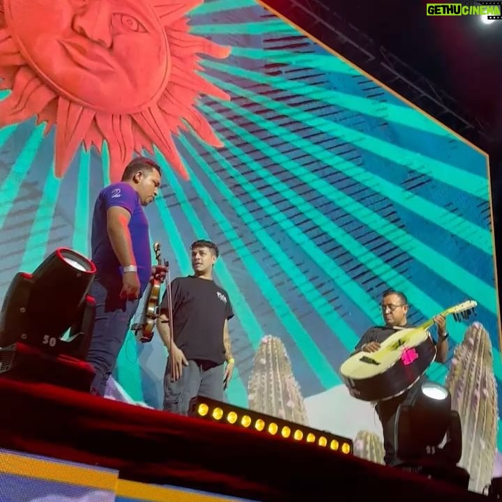 Florencia Bertotti Instagram - Estos días x México y Colombia disfrutando cada minuto con pepito, amigos de siempre, mezclando trabajo con paseos y gente linda!! Traguitos yucatecos, sombreros y karaoke en mi festejo de cumpleaños. Sobremesa y mariachis. Aviones y guacamole. El lujo de viajar con este equipo del amor en donde todos potencian a su manera y con su talento, esta fortuna de hacer lo q nos gusta mucho! ❤️