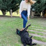 Florencia Bertotti Instagram - -El jean Perfecto no exis… Encontrar el jean perfecto puede parecer una misión imposible. Gracias a Portsaid, ya no lo es tanto. #perfecto @portsaidoficial 👖 El modelo q tengo yo es el 👇🏼 SLIM ADELA OHNEST WINTER (Y el sweater q me preguntaron muchas x stories también! 🤍)
