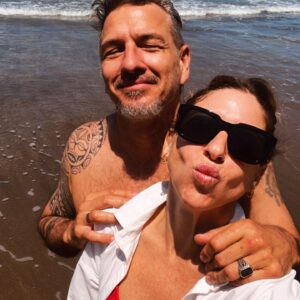 Florencia Bertotti Instagram - El amor en tiempos de gira ❤️😂🙌🏻
Paseos divinos, trabajo, promesas vanas y x último, documentos reveladores 😂