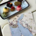 Florencia Bertotti Instagram - HOLA ESTAMBUL 🇹🇷 Que espectacular todo! 💫 Hoy visitamos el BAZAR de las especias, algunas mezquitas, la torre de gálata, la zona moderna y un barrio imperdible que se llama Fener en Balat. A la noche nadamos en una antigua cisterna! ⚡️ Caminamos MUCHO y probamos comidas riquísimas. Todo es un buen plan✨ Esto recién empiezaaa y este equipete es lo más! 😍🙌🏻❤️ @federicoamador1 seni seviyorum ❤️