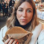 Florencia Bertotti Instagram - Chin pum 🏁 Se terminó este viaje espectacular! Que lindo es viajar en familaaaaa, compartir, descubrir, jugar, aburrirse o lo q sea que surja, todo primero será vivencia y después recuerdo! ❤️ Esta vez alquilamos un motorhome, dormimos en campings, esquiamos, tomamos trenes, nos subimos a montañas rusas, paseamos x lugares desconocidos y nuevos, probamos todas las comidas más raras que encontramos…nos dejamos llevar y todo fue muy muy disfrutado! Me hago la canchera x que obvio q me anime a todo x que estaba muy tranquilita con mi seguro de siempre. Les dejo un carrete random de los lugares q visitamos! 📸 Ahora si, a trabajar x que este año va a tener muchas emocionessssss!!!! 🙌🏻💛🎤🌼🔥✨ Hace varios años que cada vez que viajamos hago en 5’ mi formulario en @assist365ok para darme de alta y ya me quedo tranquila. Es para cualquier parte del mundo! Se lo recomiendo a toda mi famila × q te olvidas y si pasa algo estás cubierta! La asistencia al viajero es un servicio que brinda cobertura y soporte médico en caso de emergencias durante tu viaje. Con ASSIST 365 te aseguras protección médica, repatriación sanitaria, asistencia legal y otros servicios esenciales para garantizar tu tranquilidad mientras viajas. Gracias @may_ariana como siempre x ocuparte de todo!