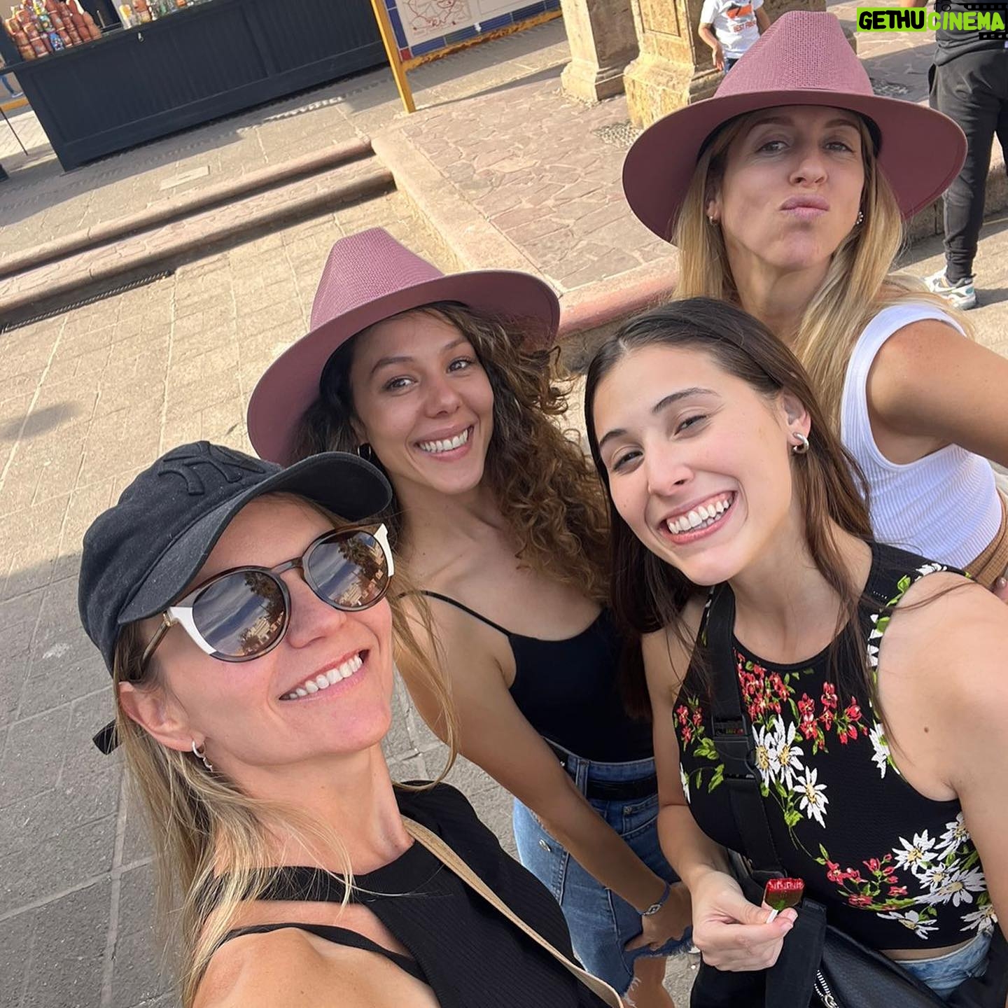 Florencia Bertotti Instagram - Mexico y unos días espectaculares con este equipo del bien! Todo lo q no fue show fue lindiiiiisimo y lo disfrutamos mucho! Me siento muy afortunada y agradecida! 💛 Mi amor y el mejor compañero de cualquier aventura @federicoamador1 🙌🏻❤️ Banda de lujo ❤️ @willielorenzook @paliguarnieri @alan.vega.ok @floraciarlo @lauracorazzina @bernybarone Dancers ❤️ @daianafavaro @fakulz @berlaragon @marianososa7 @florliserre @julivaccarelli Make up ❤️@maritahairandmakeup Photo & video ❤️@camilalasheras Vestuario mágico ❤️@estefaniagarciafavre Production❤️@floazrak @nztstudios Management @matiasschneer @juanpabucaro @federicoamador1❤️ Tecnicos bichiwonders ❤️ @luca.herrero @_pedromoran @mgsamper @hectoralejandrotapiamerida @edgarmendietadox #leolouro Vamos por todoooo dándolo todo! Gira 2024 To be continue 😜 🌼✨🎤🔥🙌🏻🥳