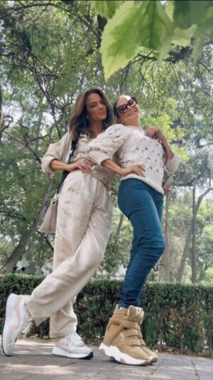 Florencia de Saracho Instagram - BFF @silvianavarroyya