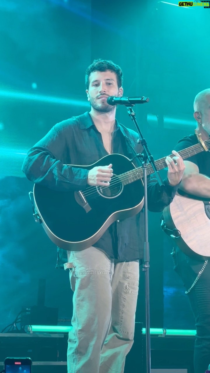 Florencia de Saracho Instagram - Que noche tan mágica la de ayer, es impresionante la vibra y el carisma de @sebastianyatra ver al público y sobre todo la cantidad de niños que lo admiran, gracias a @uniquerewards por hacer esta noche posible. #uniquerewards