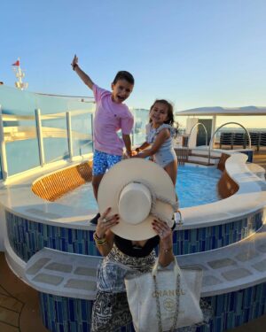 Florencia de Saracho Instagram - Fotitos que nunca subí y que me hacen suspirar de recordar lo feliz y emocionados que estábamos en @disneycruiseline