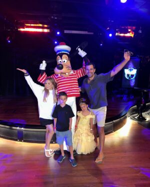 Florencia de Saracho Instagram - Fotitos que nunca subí y que me hacen suspirar de recordar lo feliz y emocionados que estábamos en @disneycruiseline