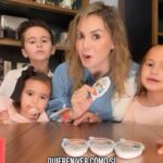 Florencia de Saracho Instagram - Siempre que regreso de viaje, les traigo una sorpresa a mis niños y esta vez les traje un dulce recuerdo para disfrutar en #ricascucharitas, el delicioso Kinder Creamy✨🩷 #KinderCreamy #campañapagada